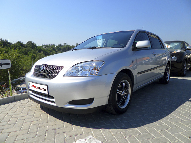 Toyota Corolla, 2004 : S-a vândut