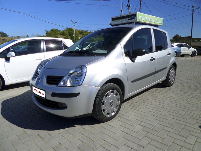 Renault Modus, 2006 : 4 350 €