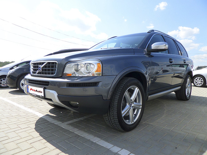 Volvo XC90 R-Design, 2010 : S-a vândut