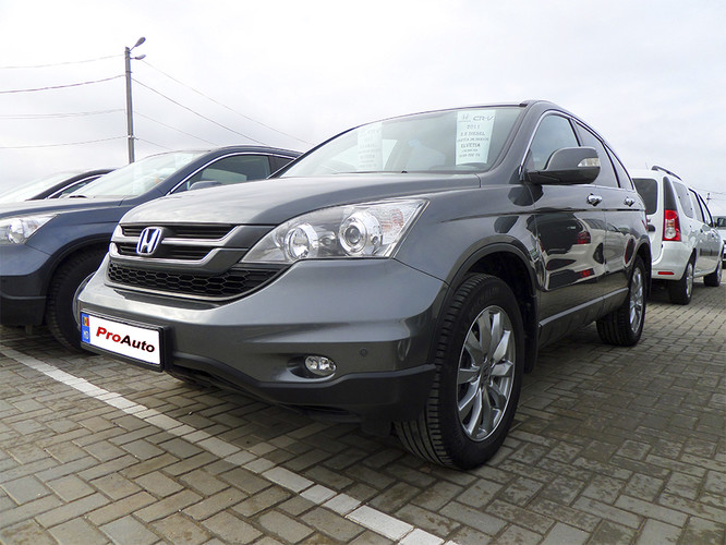 Honda CR-V. Executiv, 2011 : 15 500 € / Leasing 5 500 €