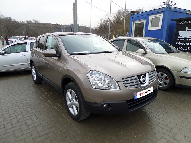 Nissan Qashqai, 2008 : 8 200 €