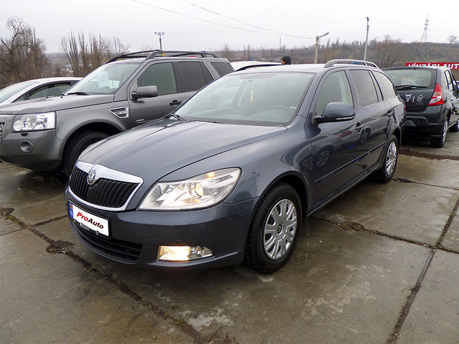 Skoda Octavia, 2011 : 6 800 € (Leasing/Credit)