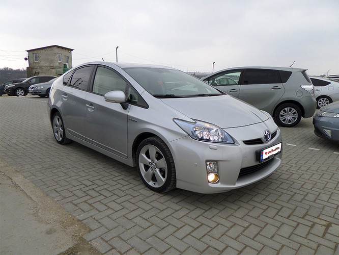 Toyota Prius, 2010 : 9 300 €
