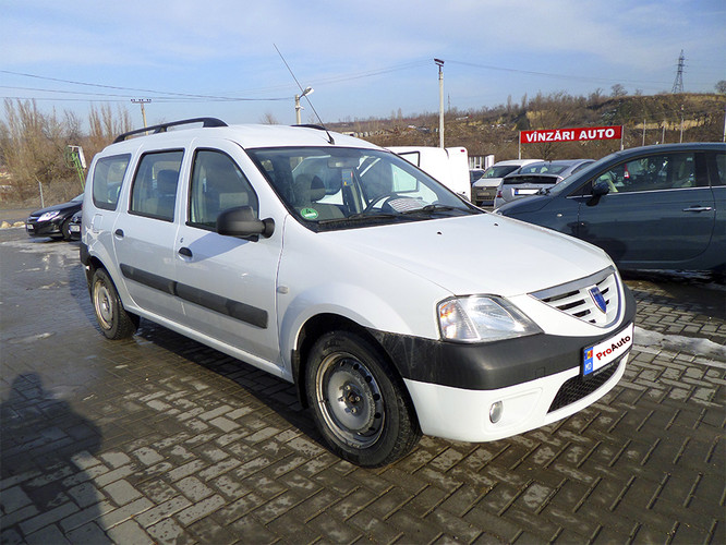 Dacia Logan Mcv, 2008 : 4 600 €