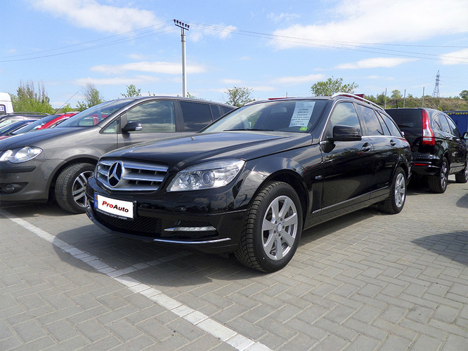Mercedes C Class, 2010 : 12 650 € - (Leasing/Credit)