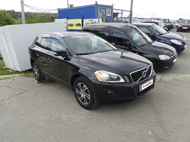 Volvo XC60, 2010 : 13 500 €