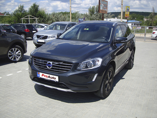 Volvo XC60 D5, 2014 : 23 900 €