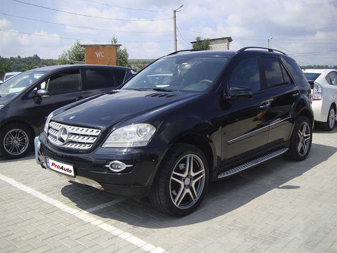 Mercedes-Benz ML 320, 2007 : 16 800 €