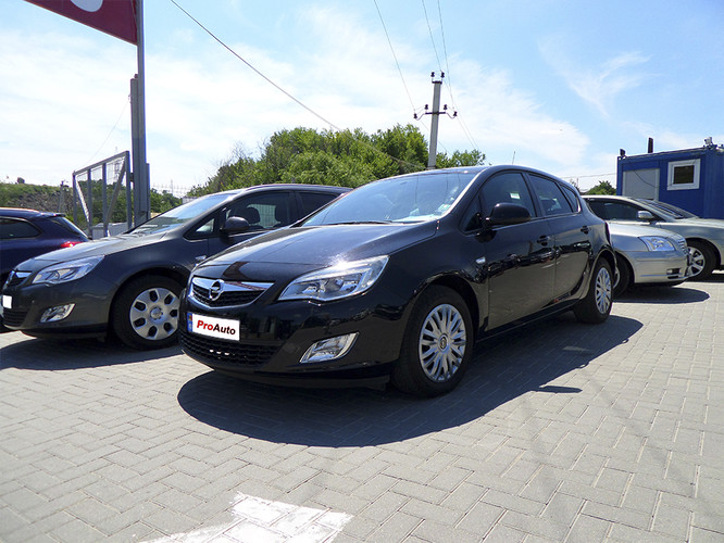 Opel Astra J: 6 850 € - (Leasing/Credit)